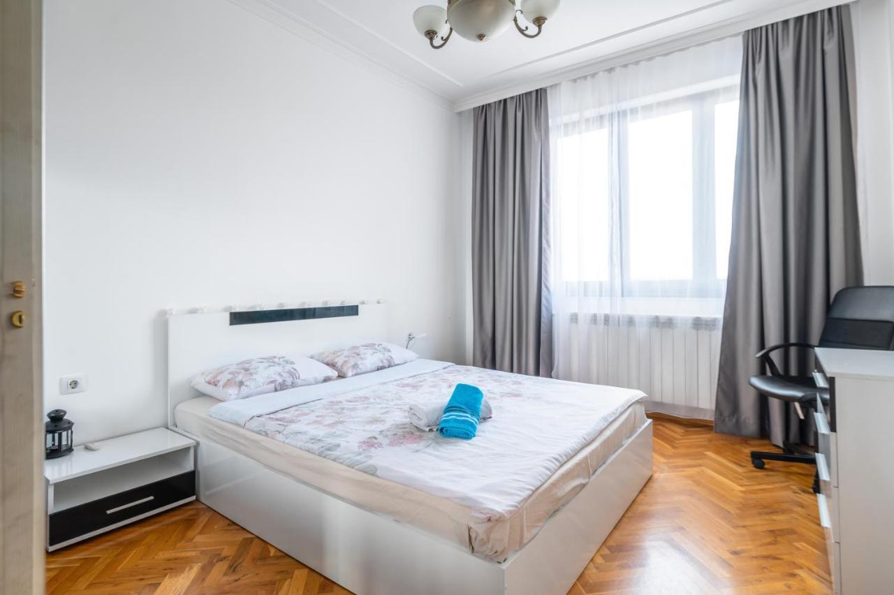 Vitosha Str 2Bd White & Blue Apt By Flat Mаnager Sofia Exterior photo